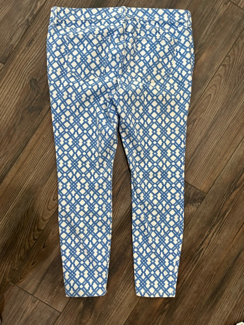 Vineyard Vines Blue & White Lattice Ankle Jeans - Picture 10 of 10